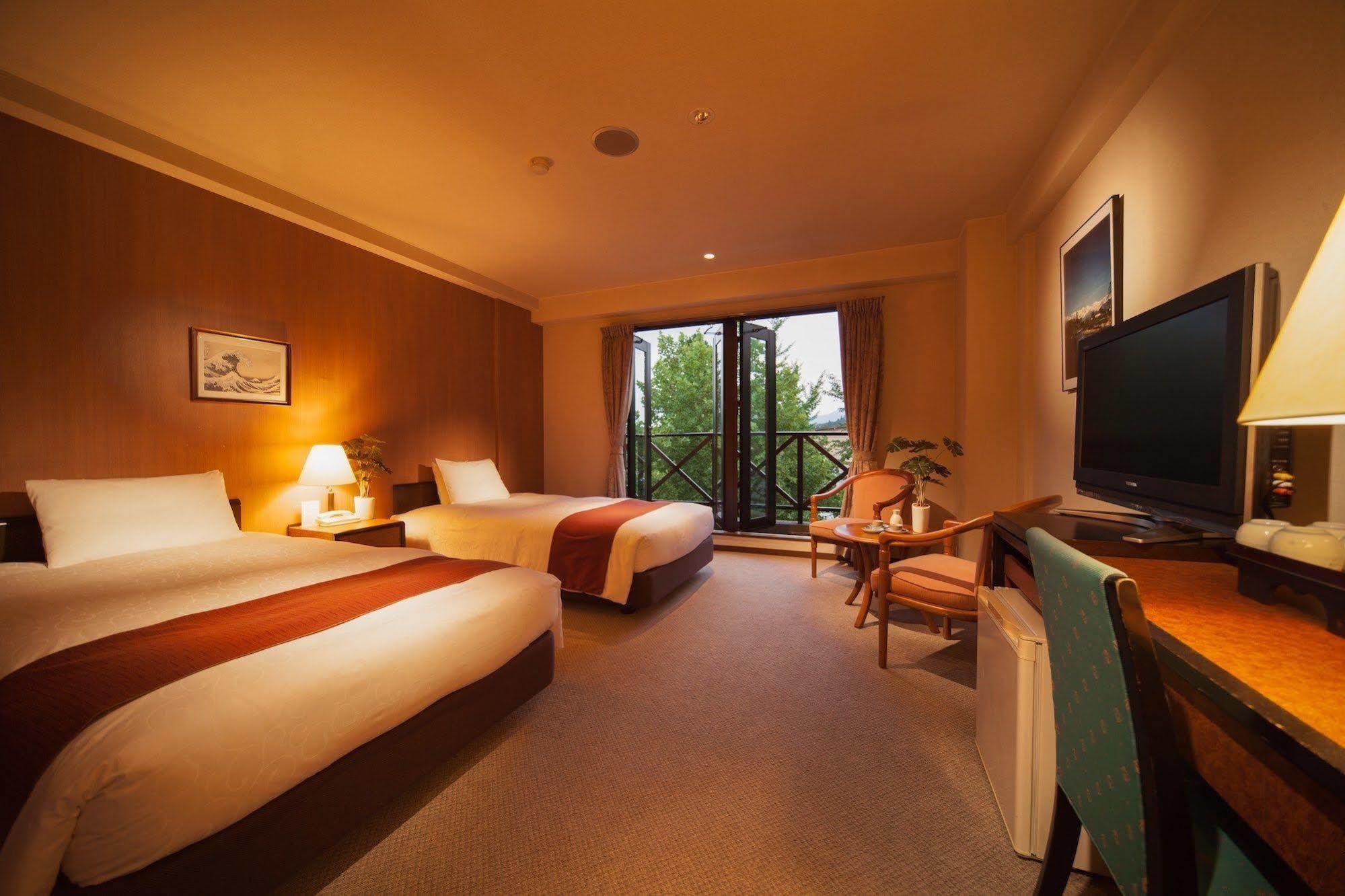 Hakuba Springs Hotel Buitenkant foto